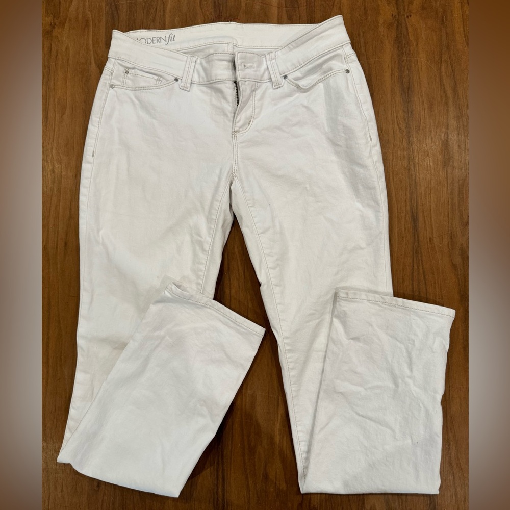Ann Taylor Modern Fit White Jeans 4P